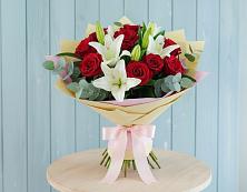 Букет цветов из:  Лилии и Розы в Тарках