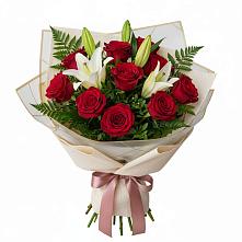 Букет цветов из:  Лилии и Розы в Тарках