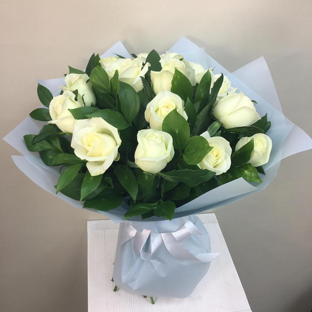 Букет 15 Белых роз Проуд в Тарках