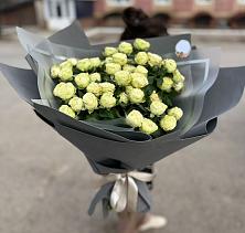 Букет Белые кустовые розы Солинеро в Тарках