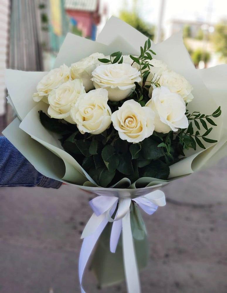 Букет Белые розы Проуд в Тарках
