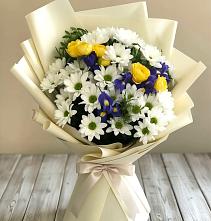 Букет цветов из:  Ирисы, Хризантемы и Розы #REPLACE_PRED# Тарках