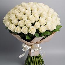 Букет 101 беля роза Белоснежка в Тарках