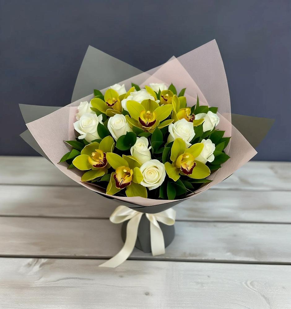 Букет цветов из: Орхидеи и Розы в Тарках