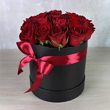 Цветочная композиция из Розы в шляпной коробке в Тарках